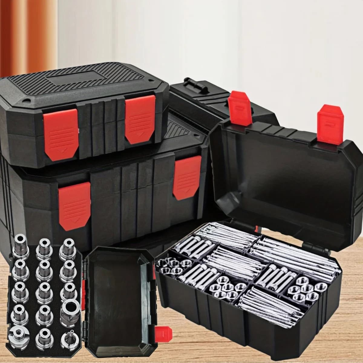 Malý plastový úložný box na nářadí a příslušenství