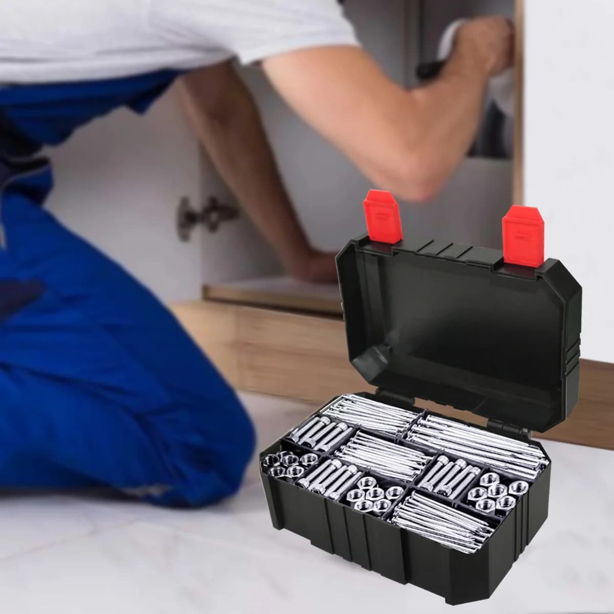 Malý plastový úložný box na nářadí a příslušenství